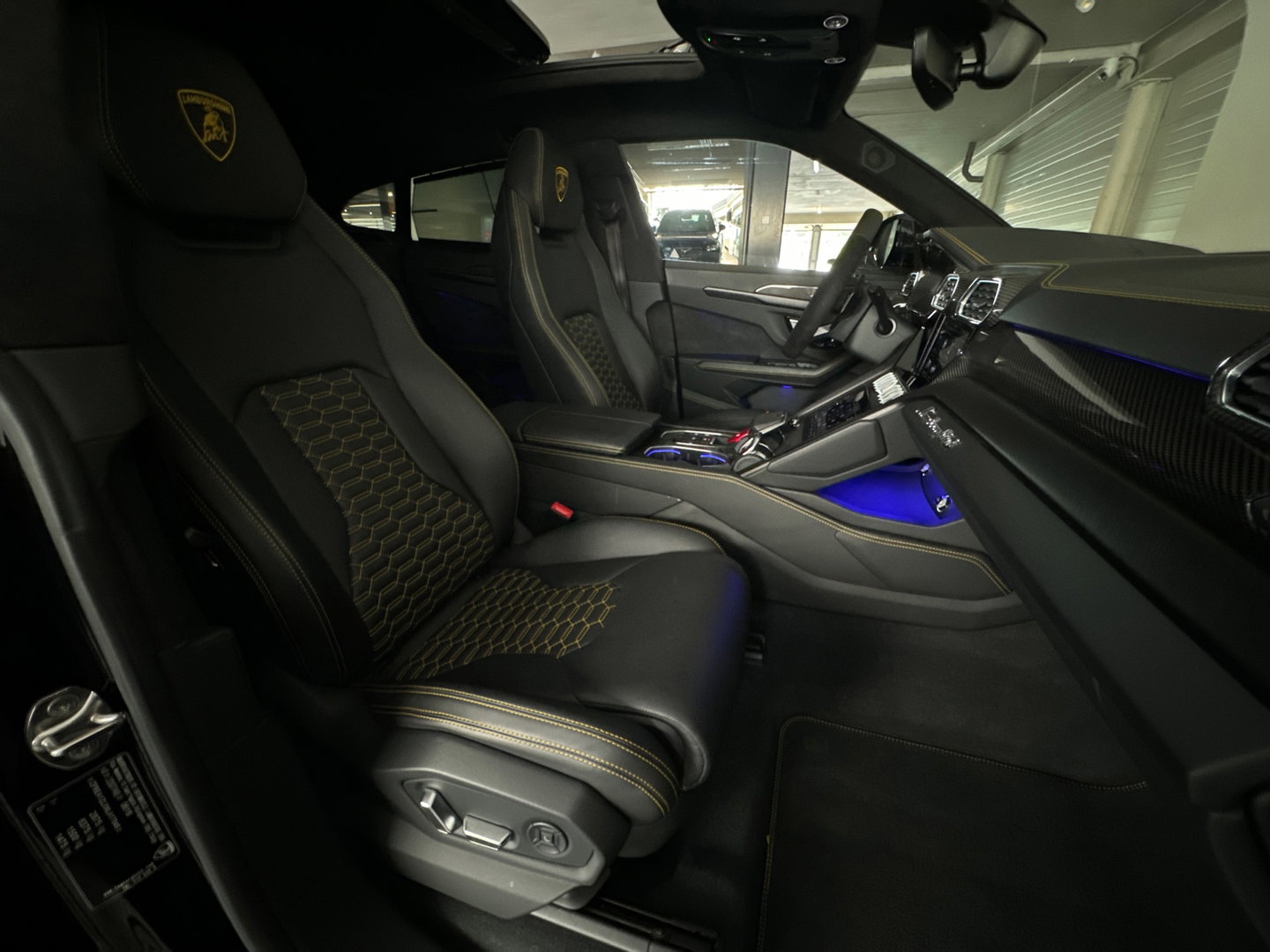 Lamborghini Urus 4.0 V8 Pano|Carbon|B&O 3D|Massage|Memory