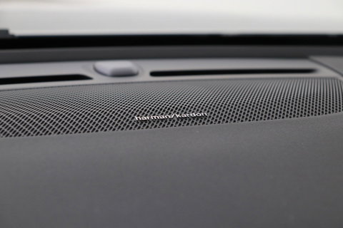 Volvo EX40 Single Motor Extended Range Plus | 82 kWh | ACC | Warmtepomp | Harman/Kardon | Camera | Stoel+Stuurverwarming | 19 Inch