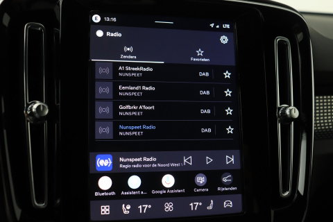 Volvo EX40 Single Motor Extended Range Plus | 82 kWh | ACC | Warmtepomp | Harman/Kardon | Camera | Stoel+Stuurverwarming | 19 Inch