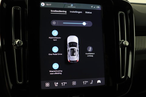 Volvo EX40 Single Motor Extended Range Plus | 82 kWh | ACC | Warmtepomp | Harman/Kardon | Camera | Stoel+Stuurverwarming | 19 Inch
