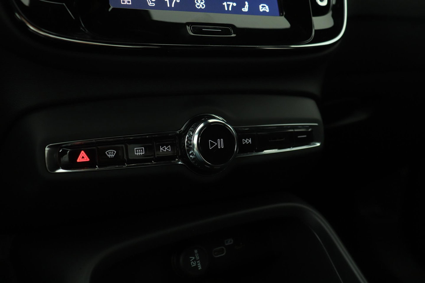 Volvo EX40 Single Motor Extended Range Plus | 82 kWh | ACC | Warmtepomp | Harman/Kardon | Camera | Stoel+Stuurverwarming | 19 Inch