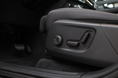 Volvo EX40 Single Motor Extended Range Plus | 82 kWh | ACC | Warmtepomp | Harman/Kardon | Camera | Stoel+Stuurverwarming | 19 Inch