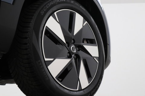 Volvo EX40 Single Motor Extended Range Plus | 82 kWh | ACC | Warmtepomp | Harman/Kardon | Camera | Stoel+Stuurverwarming | 19 Inch