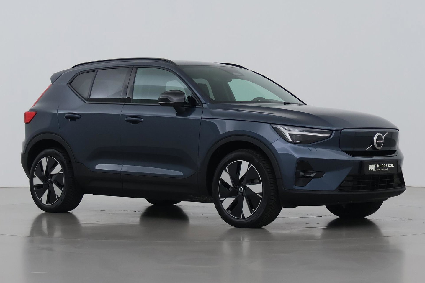 Volvo EX40 Single Motor Extended Range Plus | 82 kWh | ACC | Warmtepomp | Harman/Kardon | Camera | Stoel+Stuurverwarming | 19 Inch