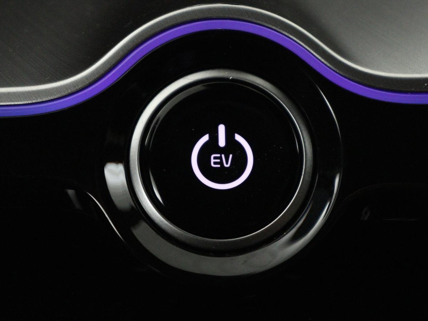 Kia EV6 GT-Line 77.4 kWh | SOH 95,1% | Panoramadak | Memory | Stuur/stoel verwarming | Stoel ventilatie| Meridian sound | Adaptive cruise | Head-up | Carplay | Sfeerverlichting | 360 camera | Park assist