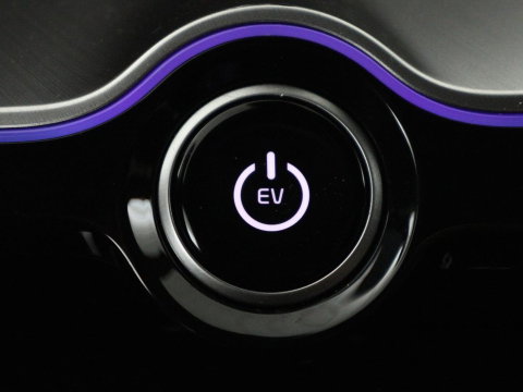 Kia EV6 GT-Line 77.4 kWh | SOH 95,1% | Panoramadak | Memory | Stuur/stoel verwarming | Stoel ventilatie| Meridian sound | Adaptive cruise | Head-up | Carplay | Sfeerverlichting | 360 camera | Park assist