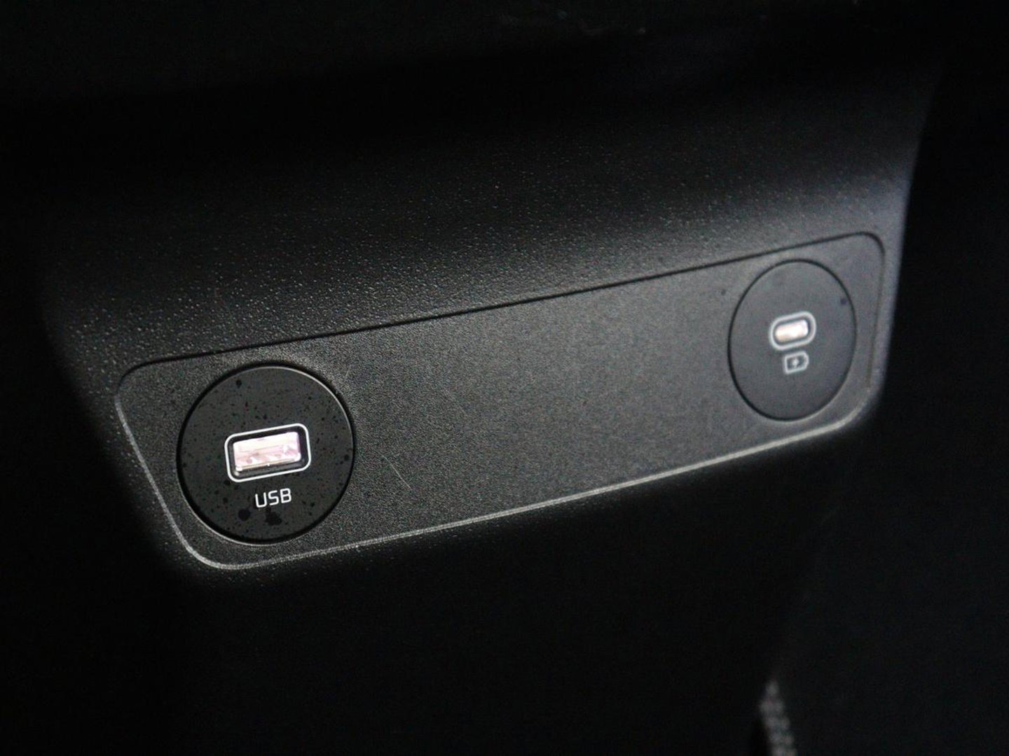 Kia EV6 GT-Line 77.4 kWh | SOH 95,1% | Panoramadak | Memory | Stuur/stoel verwarming | Stoel ventilatie| Meridian sound | Adaptive cruise | Head-up | Carplay | Sfeerverlichting | 360 camera | Park assist
