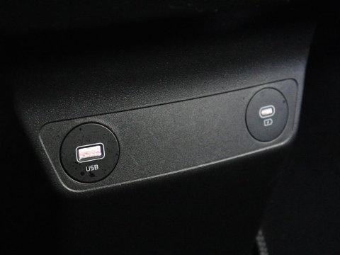 Kia EV6 GT-Line 77.4 kWh | SOH 95,1% | Panoramadak | Memory | Stuur/stoel verwarming | Stoel ventilatie| Meridian sound | Adaptive cruise | Head-up | Carplay | Sfeerverlichting | 360 camera | Park assist