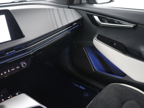 Kia EV6 GT-Line 77.4 kWh | SOH 95,1% | Panoramadak | Memory | Stuur/stoel verwarming | Stoel ventilatie| Meridian sound | Adaptive cruise | Head-up | Carplay | Sfeerverlichting | 360 camera | Park assist