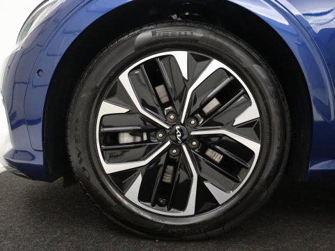Kia EV6 GT-Line 77.4 kWh | SOH 95,1% | Panoramadak | Memory | Stuur/stoel verwarming | Stoel ventilatie| Meridian sound | Adaptive cruise | Head-up | Carplay | Sfeerverlichting | 360 camera | Park assist