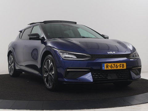 Kia EV6 GT-Line 77.4 kWh | SOH 95,1% | Panoramadak | Memory | Stuur/stoel verwarming | Stoel ventilatie| Meridian sound | Adaptive cruise | Head-up | Carplay | Sfeerverlichting | 360 camera | Park assist