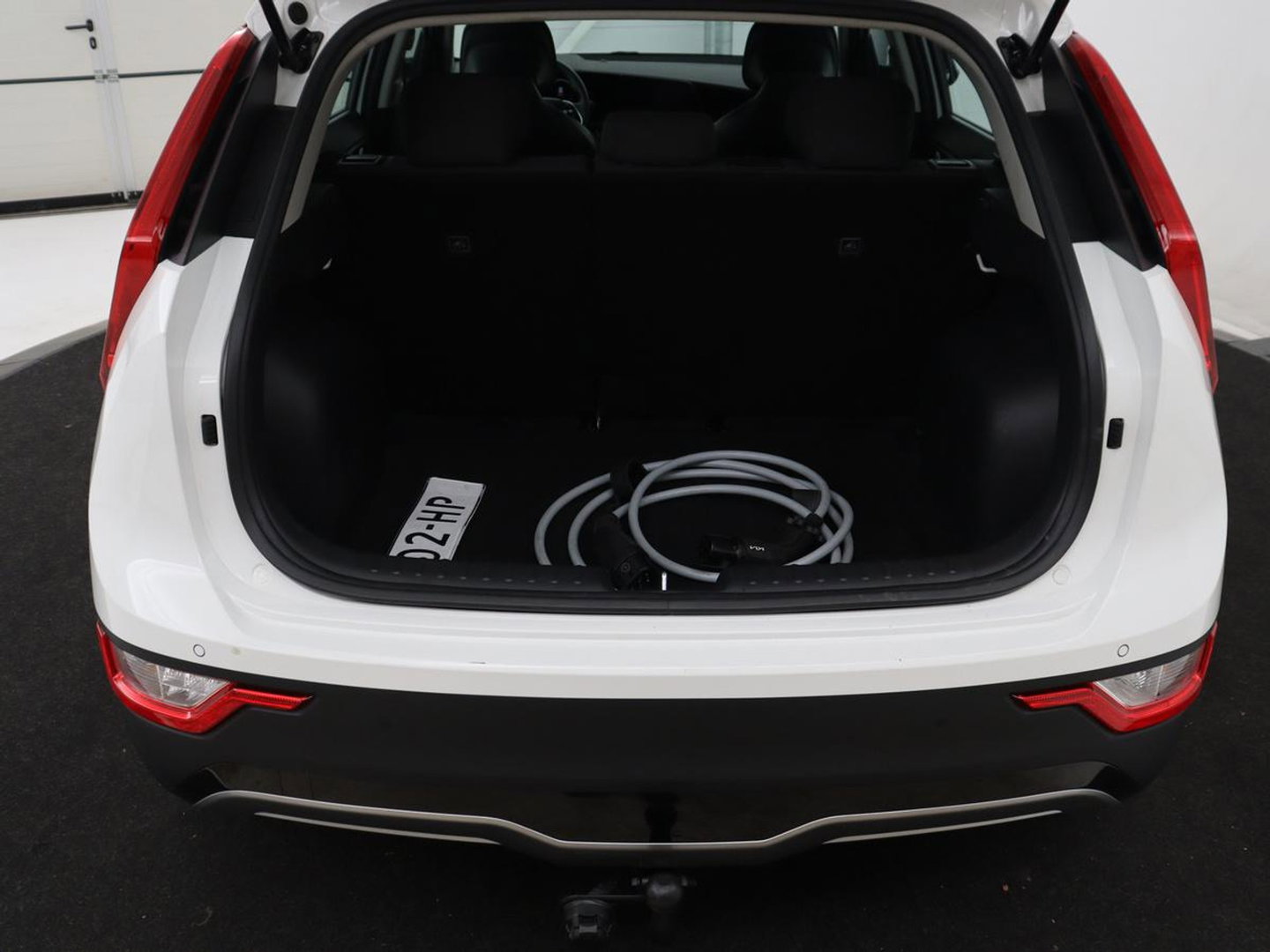 Kia Niro EV Light Edition 64.8 kWh | SOH 98,0% | Adaptive cruise | Lane assist | Carplay | Climate control | Virtueel dashboard | Camera | Park assist | Trekhaak