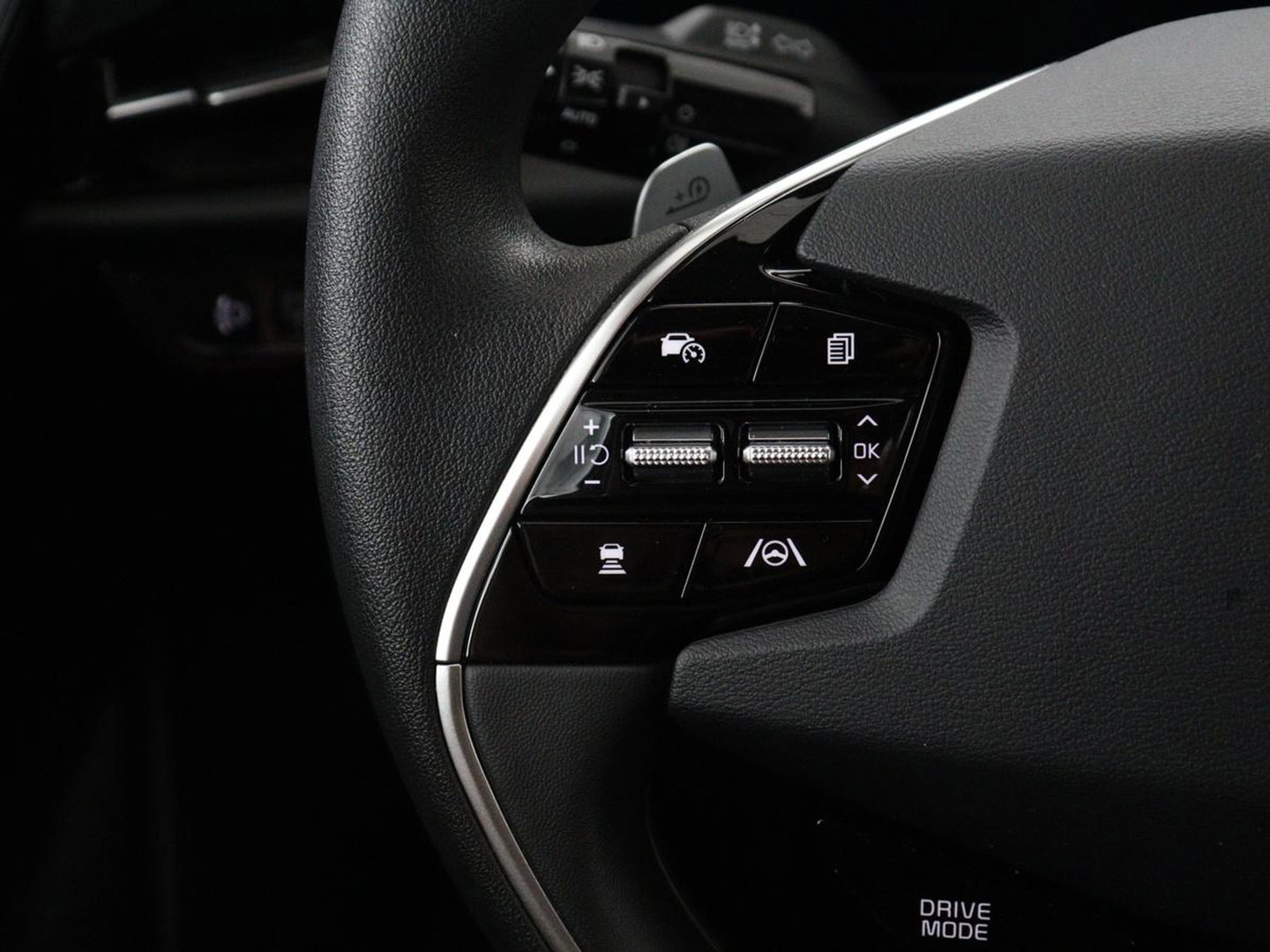 Kia Niro EV Light Edition 64.8 kWh | SOH 98,0% | Adaptive cruise | Lane assist | Carplay | Climate control | Virtueel dashboard | Camera | Park assist | Trekhaak