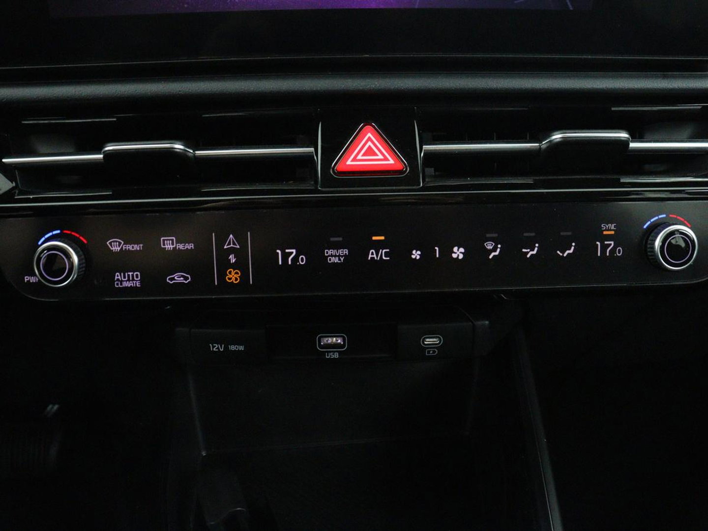 Kia Niro EV Light Edition 64.8 kWh | SOH 98,0% | Adaptive cruise | Lane assist | Carplay | Climate control | Virtueel dashboard | Camera | Park assist | Trekhaak
