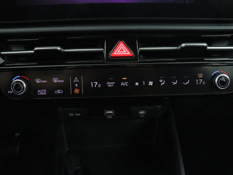 Kia Niro EV Light Edition 64.8 kWh | SOH 98,0% | Adaptive cruise | Lane assist | Carplay | Climate control | Virtueel dashboard | Camera | Park assist | Trekhaak