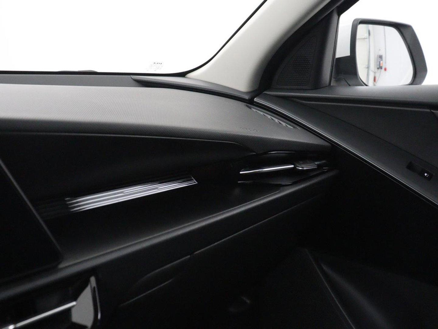 Kia Niro EV Light Edition 64.8 kWh | SOH 98,0% | Adaptive cruise | Lane assist | Carplay | Climate control | Virtueel dashboard | Camera | Park assist | Trekhaak