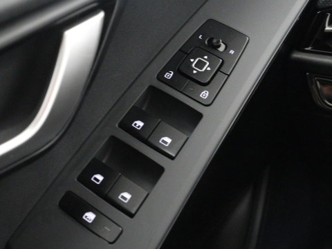 Kia Niro EV Light Edition 64.8 kWh | SOH 98,0% | Adaptive cruise | Lane assist | Carplay | Climate control | Virtueel dashboard | Camera | Park assist | Trekhaak