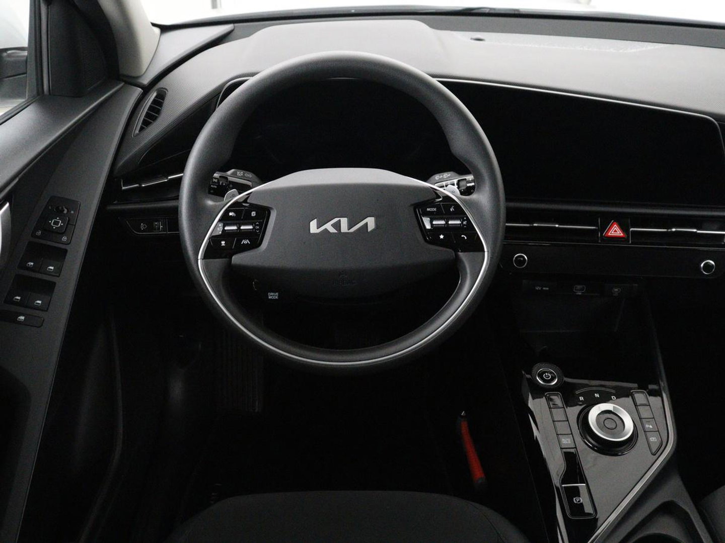 Kia Niro EV Light Edition 64.8 kWh | SOH 98,0% | Adaptive cruise | Lane assist | Carplay | Climate control | Virtueel dashboard | Camera | Park assist | Trekhaak