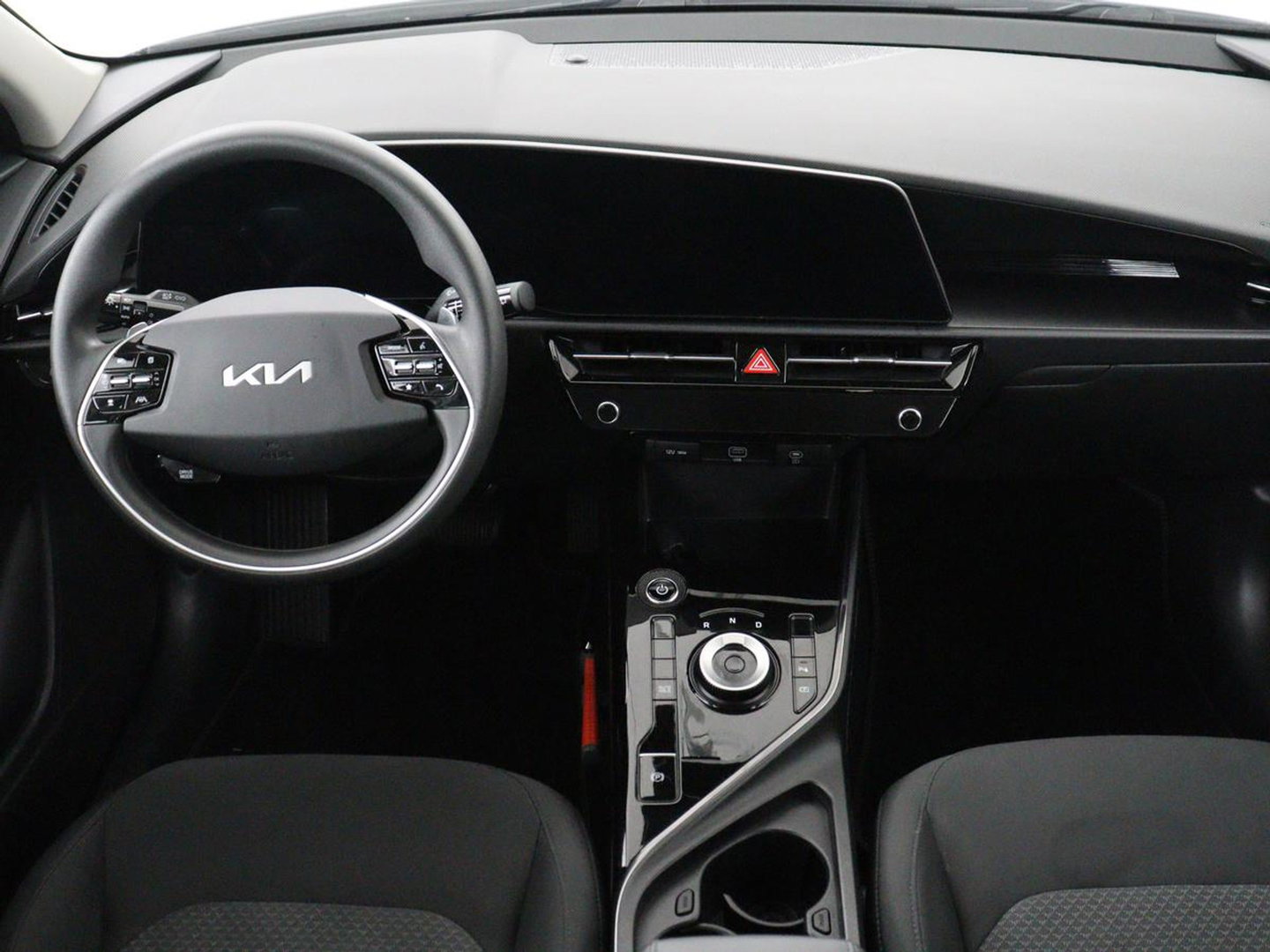 Kia Niro EV Light Edition 64.8 kWh | SOH 98,0% | Adaptive cruise | Lane assist | Carplay | Climate control | Virtueel dashboard | Camera | Park assist | Trekhaak