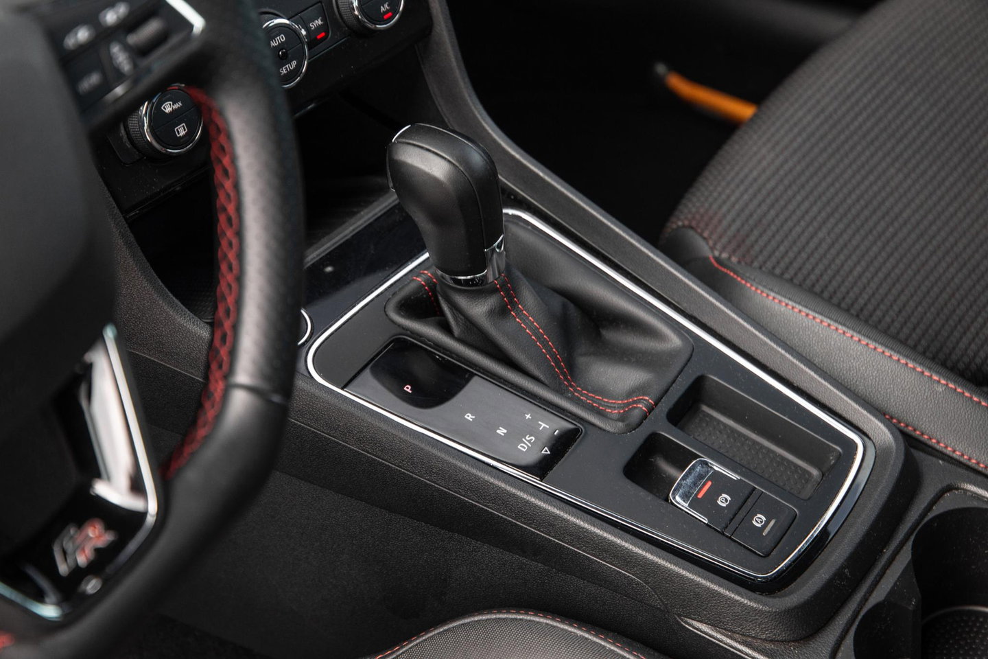 SEAT Leon 1.4 EcoTSI FR Business Intense CARPLAY / CRUISE CONTROLE / PERFECT ONDERHOUDEN / AUTOMAAT