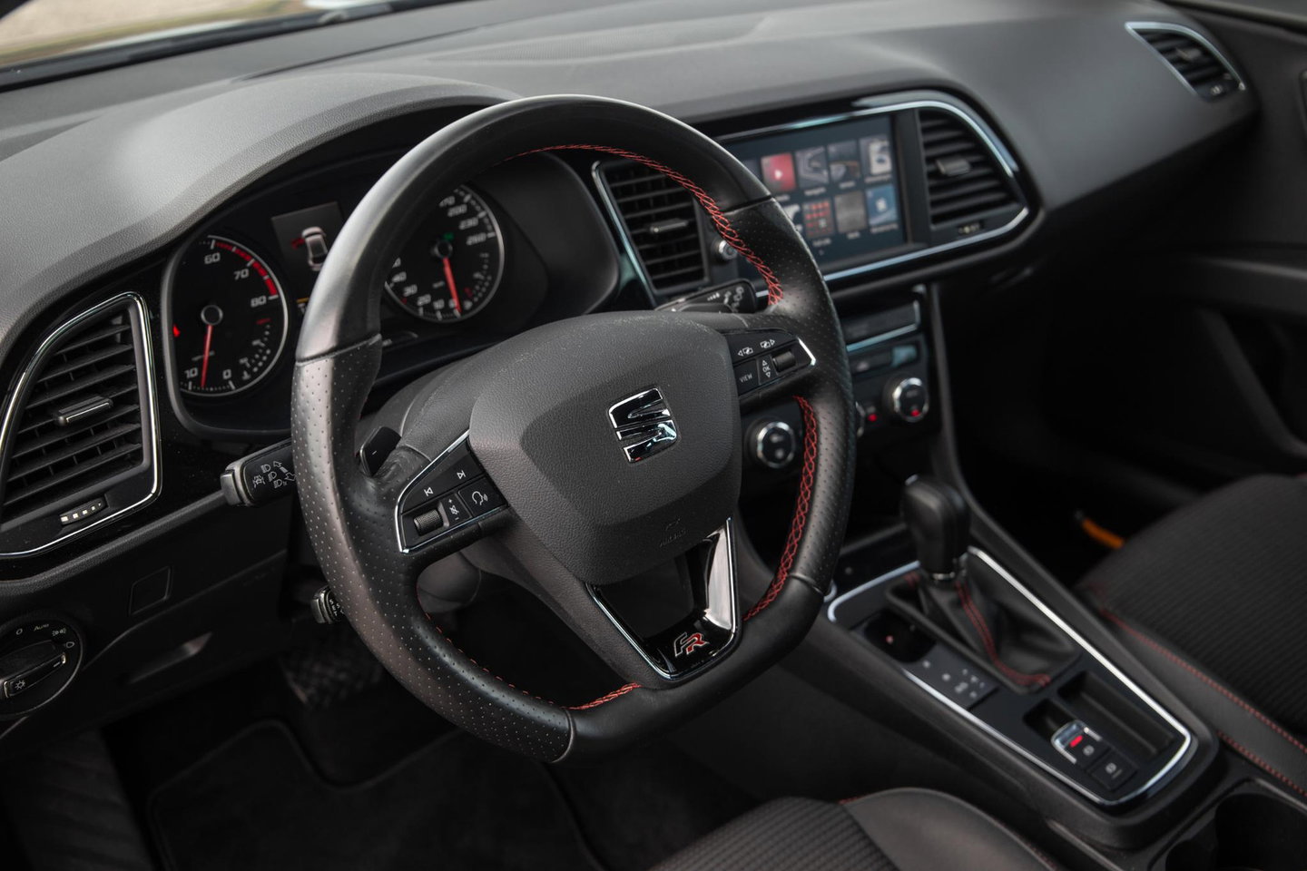 SEAT Leon 1.4 EcoTSI FR Business Intense CARPLAY / CRUISE CONTROLE / PERFECT ONDERHOUDEN / AUTOMAAT