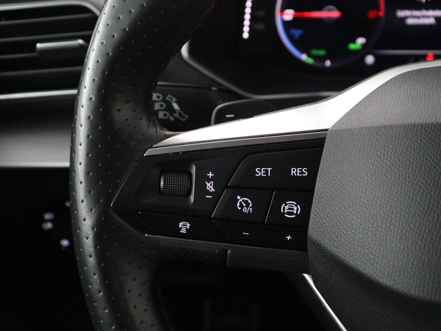 SEAT Tarraco 1.4 TSI e-Hybrid PHEV FR | SOH 89,3% | Memory | Leder | Stoelverwarming | Adaptive cruise | Climate control | Carplay | 3 zone klimaat | Camera | Park assist | Full LED | Trekhaak
