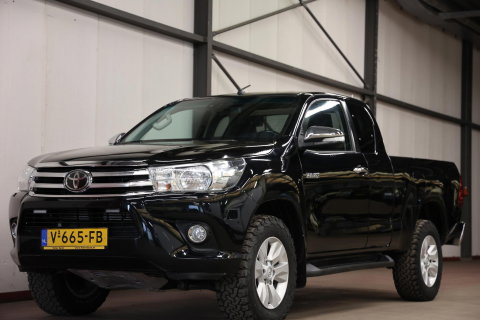 Toyota Hilux 2.4 D-4D-F Xtra Cab 4X4 MET 3500KG TREKVERMOGEN