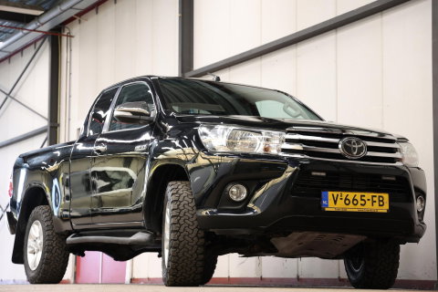 Toyota Hilux 2.4 D-4D-F Xtra Cab 4X4 MET 3500KG TREKVERMOGEN