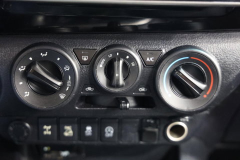 Toyota Hilux 2.4 D-4D-F Xtra Cab 4X4 MET 3500KG TREKVERMOGEN