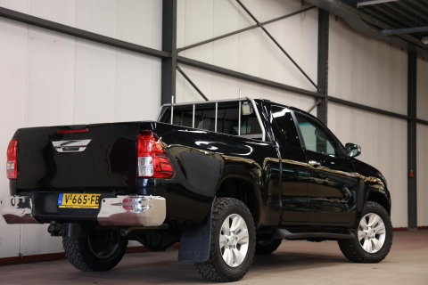 Toyota Hilux 2.4 D-4D-F Xtra Cab 4X4 MET 3500KG TREKVERMOGEN