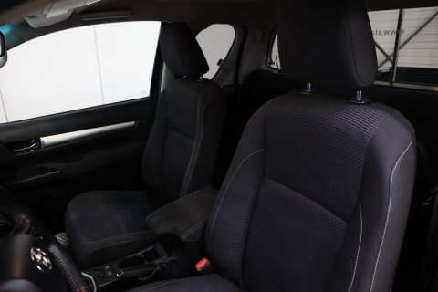 Toyota Hilux 2.4 D-4D-F Xtra Cab 4X4 MET 3500KG TREKVERMOGEN