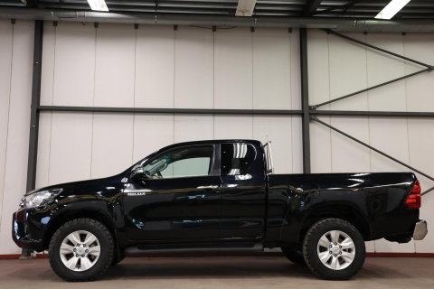 Toyota Hilux 2.4 D-4D-F Xtra Cab 4X4 MET 3500KG TREKVERMOGEN