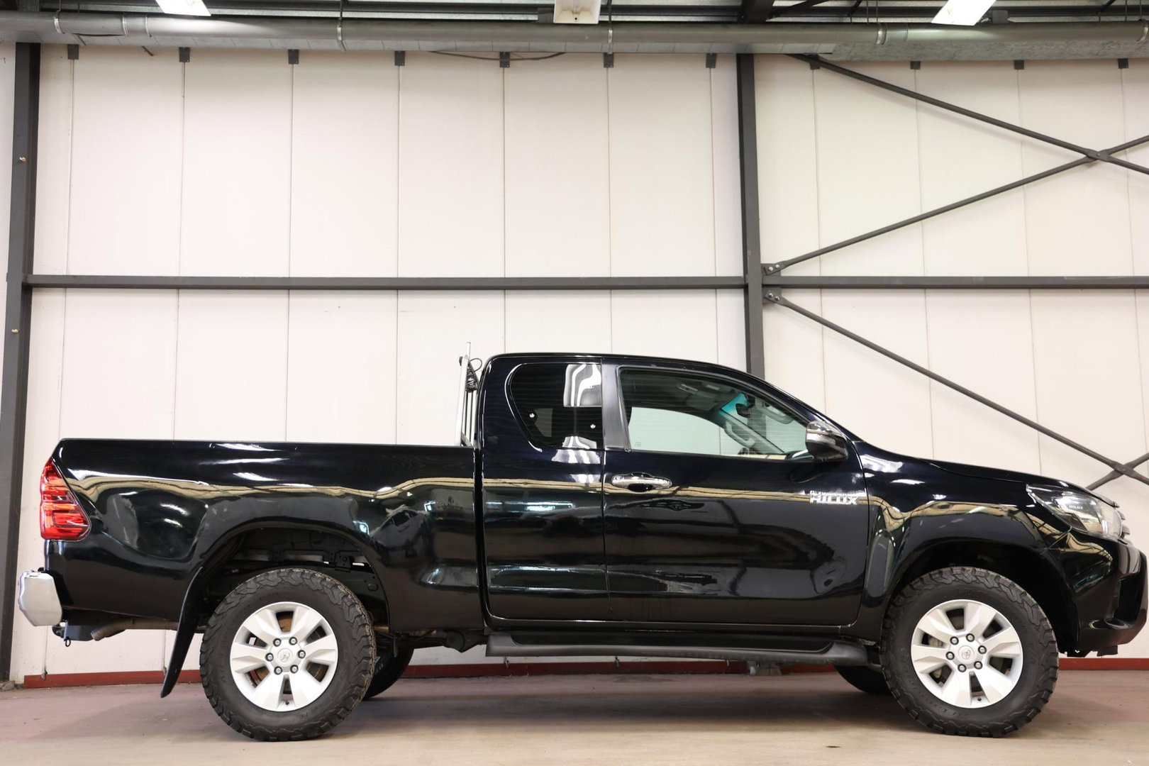 Toyota Hilux 2.4 D-4D-F Xtra Cab 4X4 MET 3500KG TREKVERMOGEN