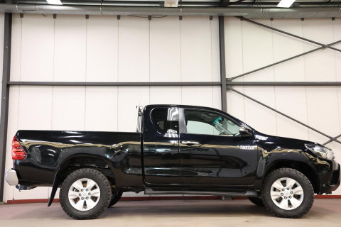 Toyota Hilux 2.4 D-4D-F Xtra Cab 4X4 MET 3500KG TREKVERMOGEN