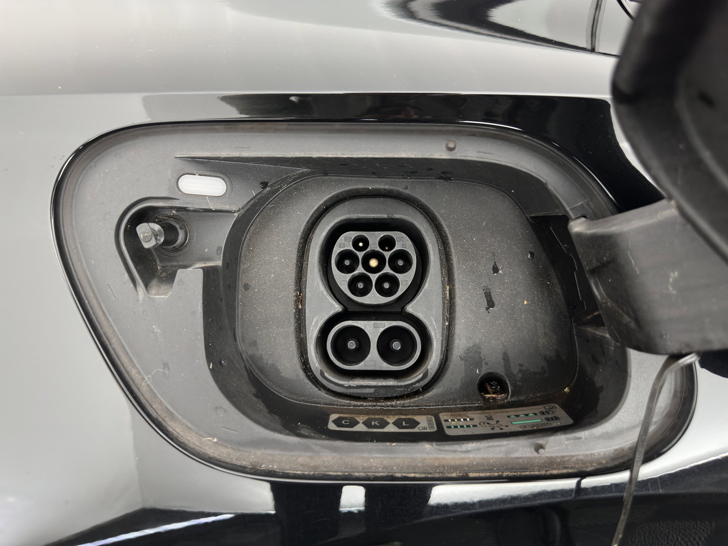 Volkswagen ID.5 Pro Business 77 kWh [3-Fase-11kW] {SoH-93%} (INCL.BTW) *HEAD-UP | LEATHER-FABRIC | FULL-LED | ADAPTIE-CRUISE |  DIGI-COCKPIT | HEATED-COMFORTSEATS | KEYLESS | DAB+ | AMBIENT-LIGHT | NAVI-FULLMAP | CAMERA | TOWBAR | 19''ALU*