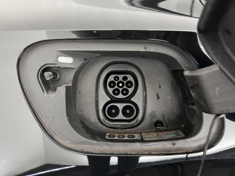 Volkswagen ID.5 Pro Business 77 kWh [3-Fase-11kW] {SoH-93%} (INCL.BTW) *HEAD-UP | LEATHER-FABRIC | FULL-LED | ADAPTIE-CRUISE |  DIGI-COCKPIT | HEATED-COMFORTSEATS | KEYLESS | DAB+ | AMBIENT-LIGHT | NAVI-FULLMAP | CAMERA | TOWBAR | 19''ALU*