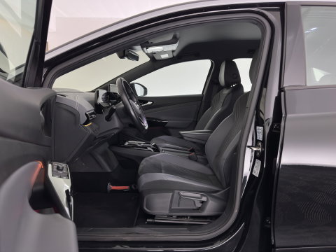 Volkswagen ID.5 Pro Business 77 kWh [3-Fase-11kW] {SoH-93%} (INCL.BTW) *HEAD-UP | LEATHER-FABRIC | FULL-LED | ADAPTIE-CRUISE |  DIGI-COCKPIT | HEATED-COMFORTSEATS | KEYLESS | DAB+ | AMBIENT-LIGHT | NAVI-FULLMAP | CAMERA | TOWBAR | 19''ALU*