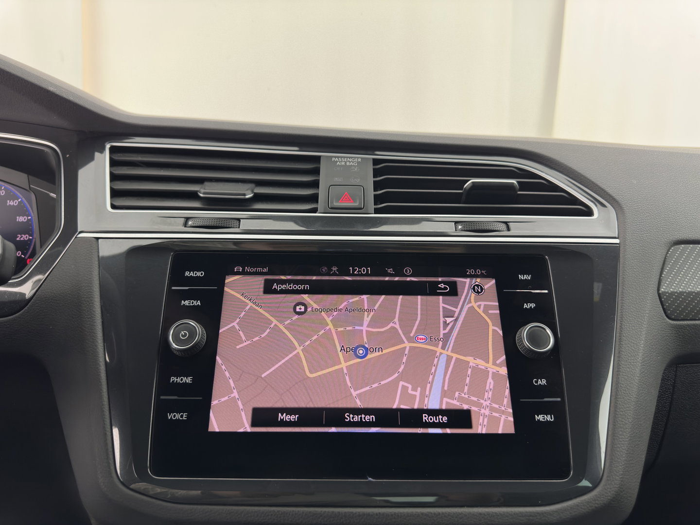Volkswagen Tiguan 2.0 TDI 4Motion (INCL.BTW) Aut. *LEATHER-FABRIC | FLL-LED | DIGI-COCKPIT | ADAPTIVE-CRUISE | CAMERA | NAVI-FULLMAP | HEATED-SPORTSEATS | BLIND-SPOT | PRIVACY-GLASS | TOWBAR | 19''ALU*