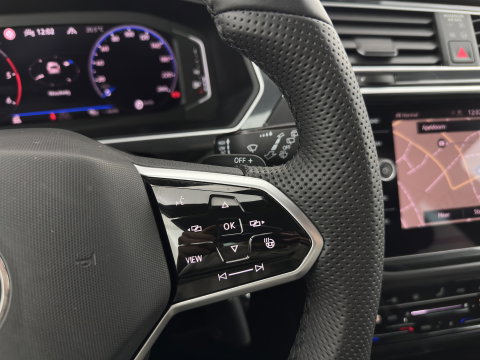 Volkswagen Tiguan 2.0 TDI 4Motion (INCL.BTW) Aut. *LEATHER-FABRIC | FLL-LED | DIGI-COCKPIT | ADAPTIVE-CRUISE | CAMERA | NAVI-FULLMAP | HEATED-SPORTSEATS | BLIND-SPOT | PRIVACY-GLASS | TOWBAR | 19''ALU*