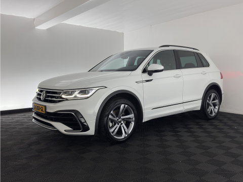 Volkswagen Tiguan 2.0 TDI 4Motion (INCL.BTW) Aut. *LEATHER-FABRIC | FLL-LED | DIGI-COCKPIT | ADAPTIVE-CRUISE | CAMERA | NAVI-FULLMAP | HEATED-SPORTSEATS | BLIND-SPOT | PRIVACY-GLASS | TOWBAR | 19''ALU*