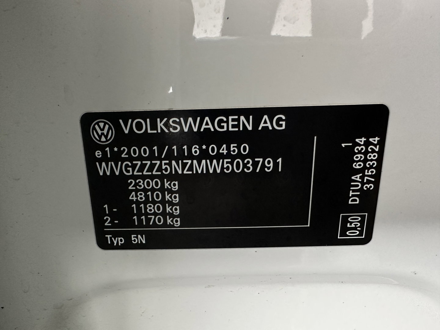 Volkswagen Tiguan 2.0 TDI 4Motion (INCL.BTW) Aut. *LEATHER-FABRIC | FLL-LED | DIGI-COCKPIT | ADAPTIVE-CRUISE | CAMERA | NAVI-FULLMAP | HEATED-SPORTSEATS | BLIND-SPOT | PRIVACY-GLASS | TOWBAR | 19''ALU*