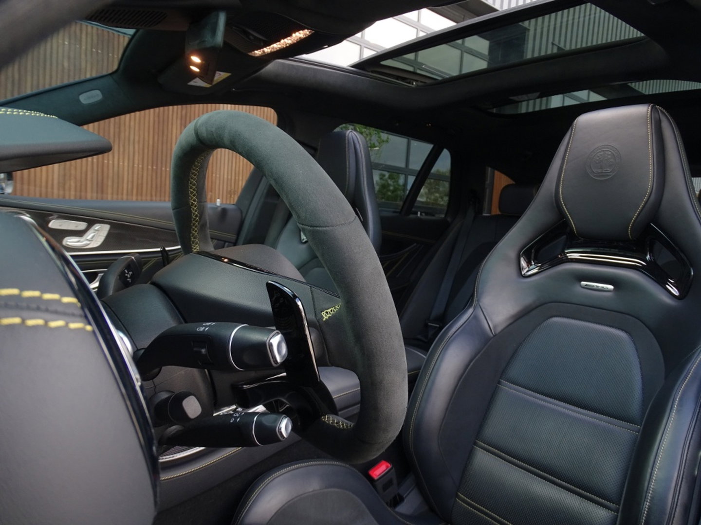 Mercedes-Benz E-Klasse Estate 63s AMG V8 612PK / Edition 1 / Burmester / Carbon / Ceramic / 360°