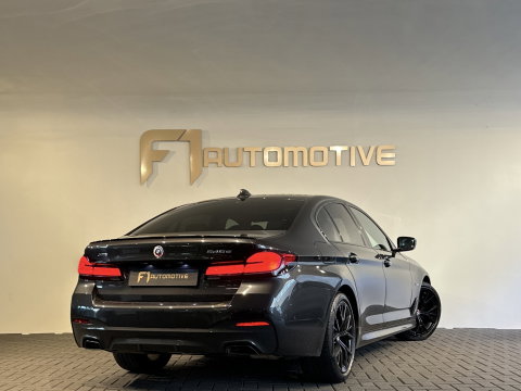 BMW 5 Serie 545e xDrive Pano|HuD|Drive Assist|Stoelventilatie|Sfeer