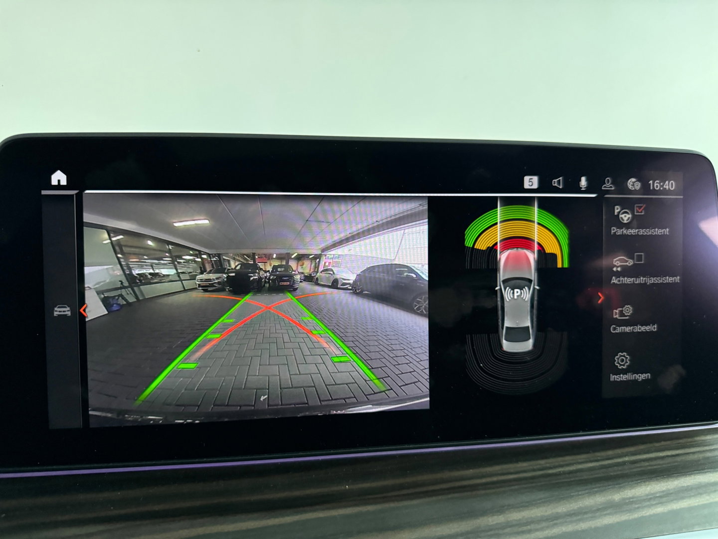 BMW 5 Serie 545e xDrive Pano|HuD|Drive Assist|Stoelventilatie|Sfeer