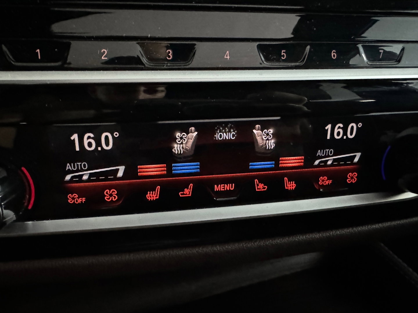 BMW 5 Serie 545e xDrive Pano|HuD|Drive Assist|Stoelventilatie|Sfeer