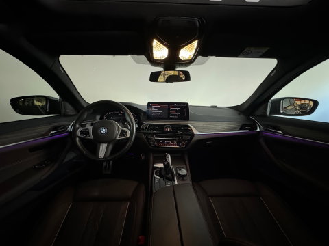 BMW 5 Serie 545e xDrive Pano|HuD|Drive Assist|Stoelventilatie|Sfeer