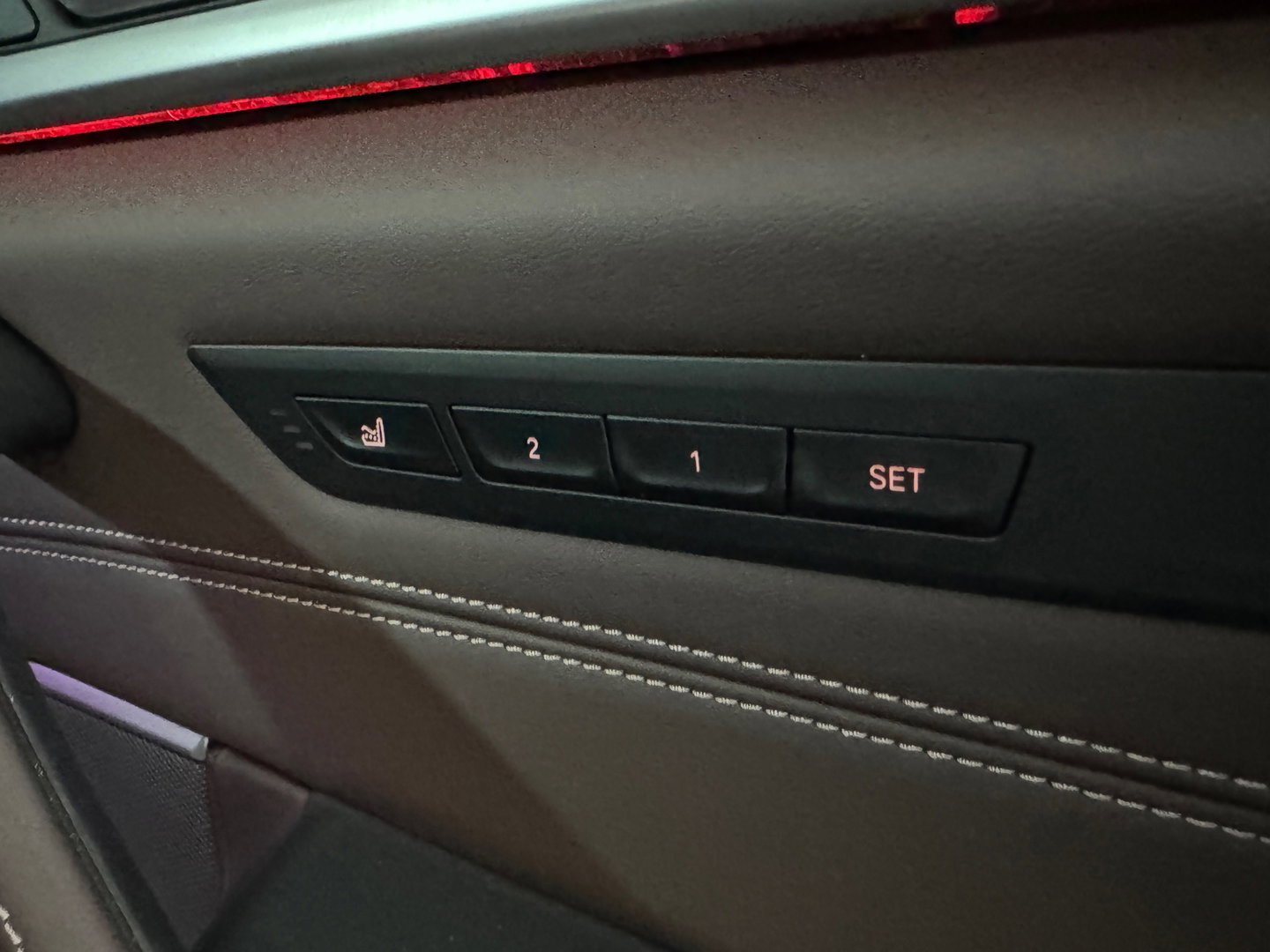 BMW 5 Serie 545e xDrive Pano|HuD|Drive Assist|Stoelventilatie|Sfeer