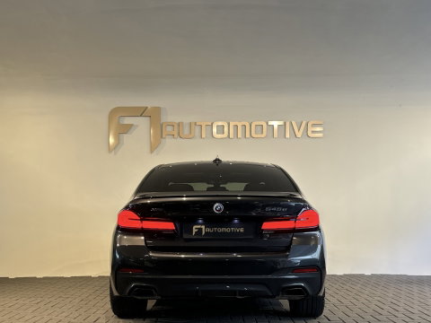 BMW 5 Serie 545e xDrive Pano|HuD|Drive Assist|Stoelventilatie|Sfeer