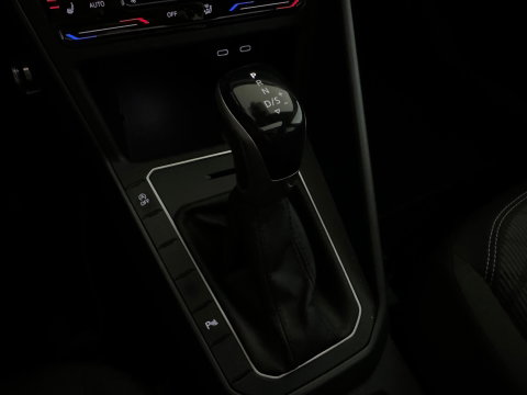 Volkswagen Taigo 1.0 TSI R-Line Pano|Lane Assist|Camera|Stoelverwarming|Carplay|