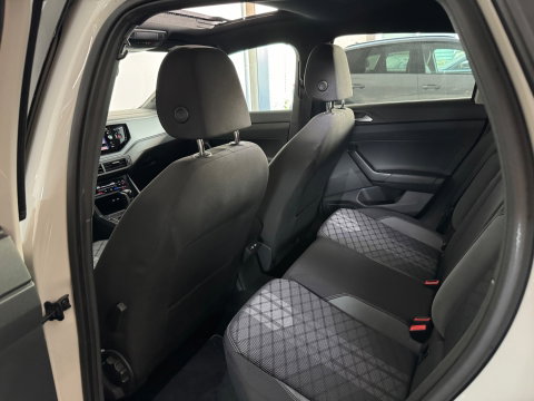 Volkswagen Taigo 1.0 TSI R-Line Pano|Lane Assist|Camera|Stoelverwarming|Carplay|